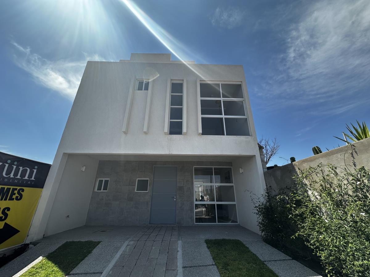 Casa en venta en El Manantial, Corregidora — foto 1 de 30