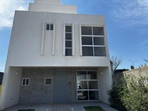 Casa en venta en El Manantial, Corregidora — foto 2 de 30