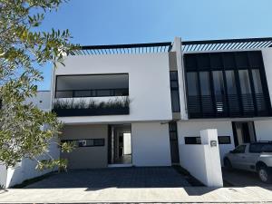 Casa en venta en El Condado, Corregidora — foto 2 de 47
