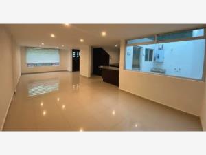Casa en Colinas del Cimatario, Querétaro, Querétaro