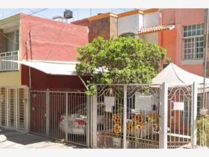 Casa en Jardines de la Paz, Guadalajara, Jalisco