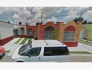 Casa en Magisterial, Irapuato, Guanajuato