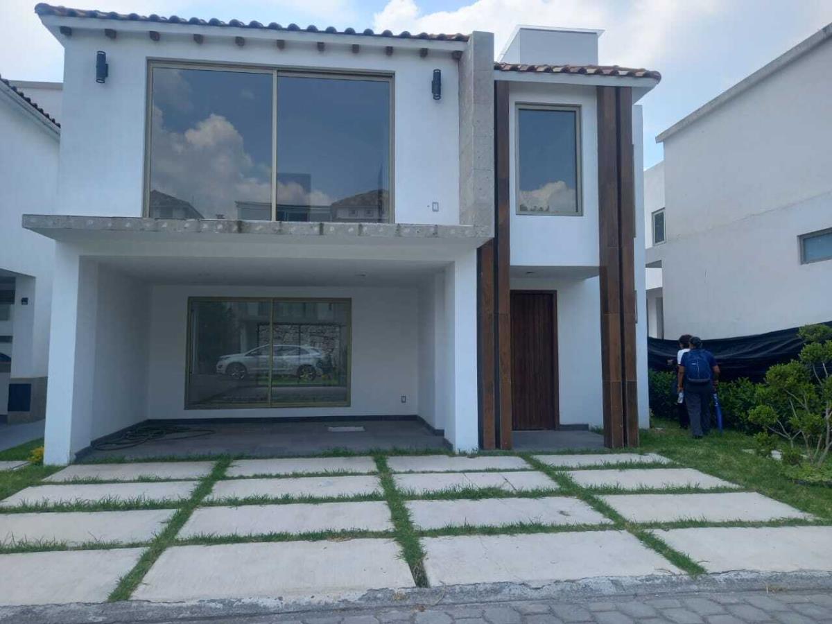 Casa en venta en Condado del Valle, Metepec — foto 1 de 36