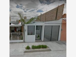 Casa en venta en Paseos de la Providencia, San Francisco de los Romo — foto 3 de 15