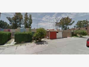 Casa en Residencial Floresta, Irapuato, Guanajuato