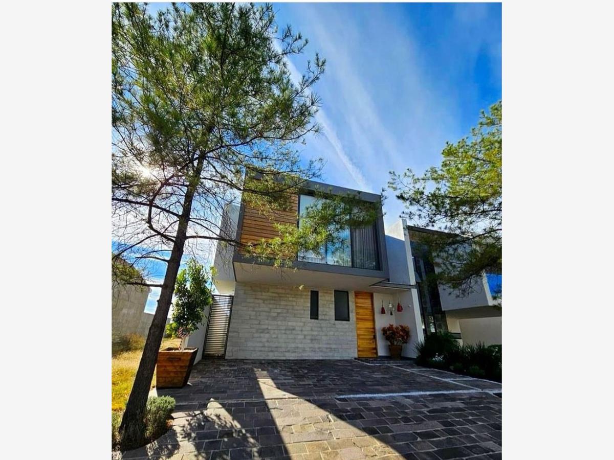 Casa en venta en La Campiña del Bosque, León — foto 1 de 15