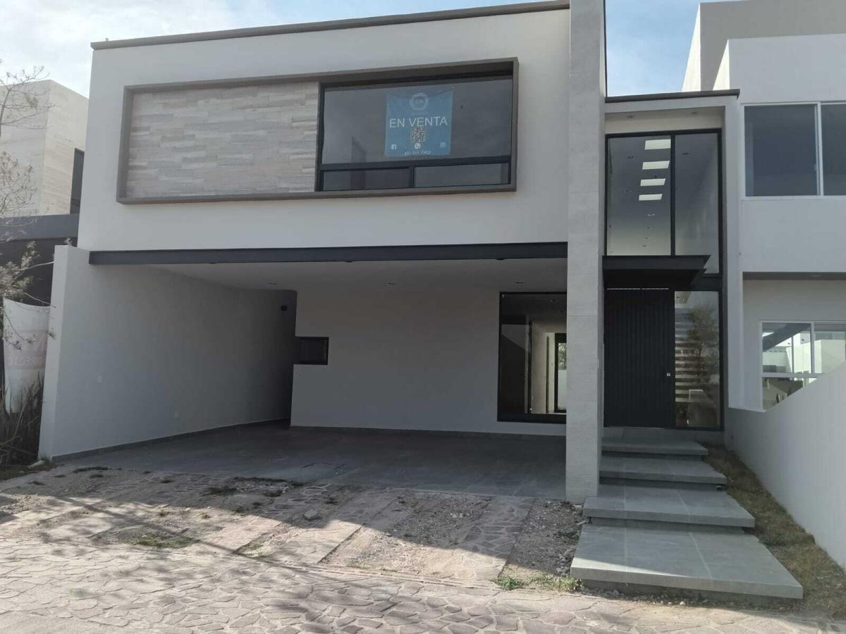 Casa en venta en La Campiña del Bosque, León — foto 1 de 18