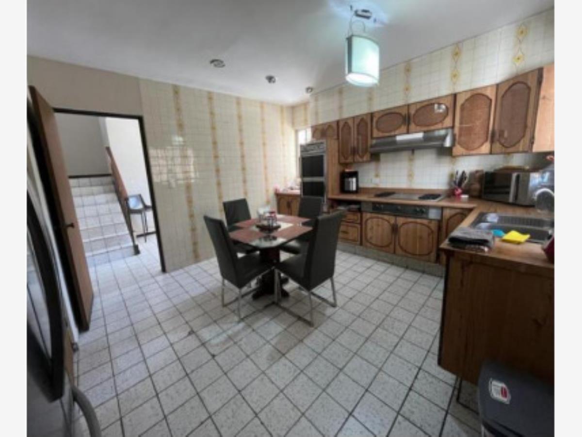 Casa en venta en Belisario Domínguez, Guadalajara — foto 1 de 10