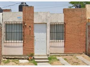 Casa en venta en Jardines de Echeveste, León — foto 3 de 8
