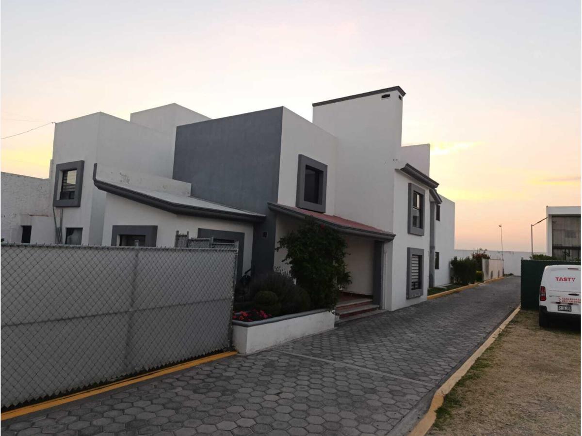 Casa en venta en Santa Barbara Almoloya, San Pedro Cholula — foto 1 de 32