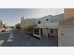 Casa en Residencial la Hacienda, Torreón, Coahuila de Zaragoza