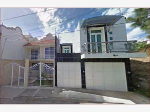 Casa en remate en Lomas Del Valle, Uruapan, Michoacán de Ocampo