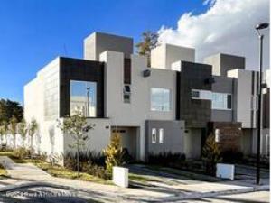 Casa en venta en San Miguel Zinacantepec Centro, Zinacantepec — foto 2 de 25