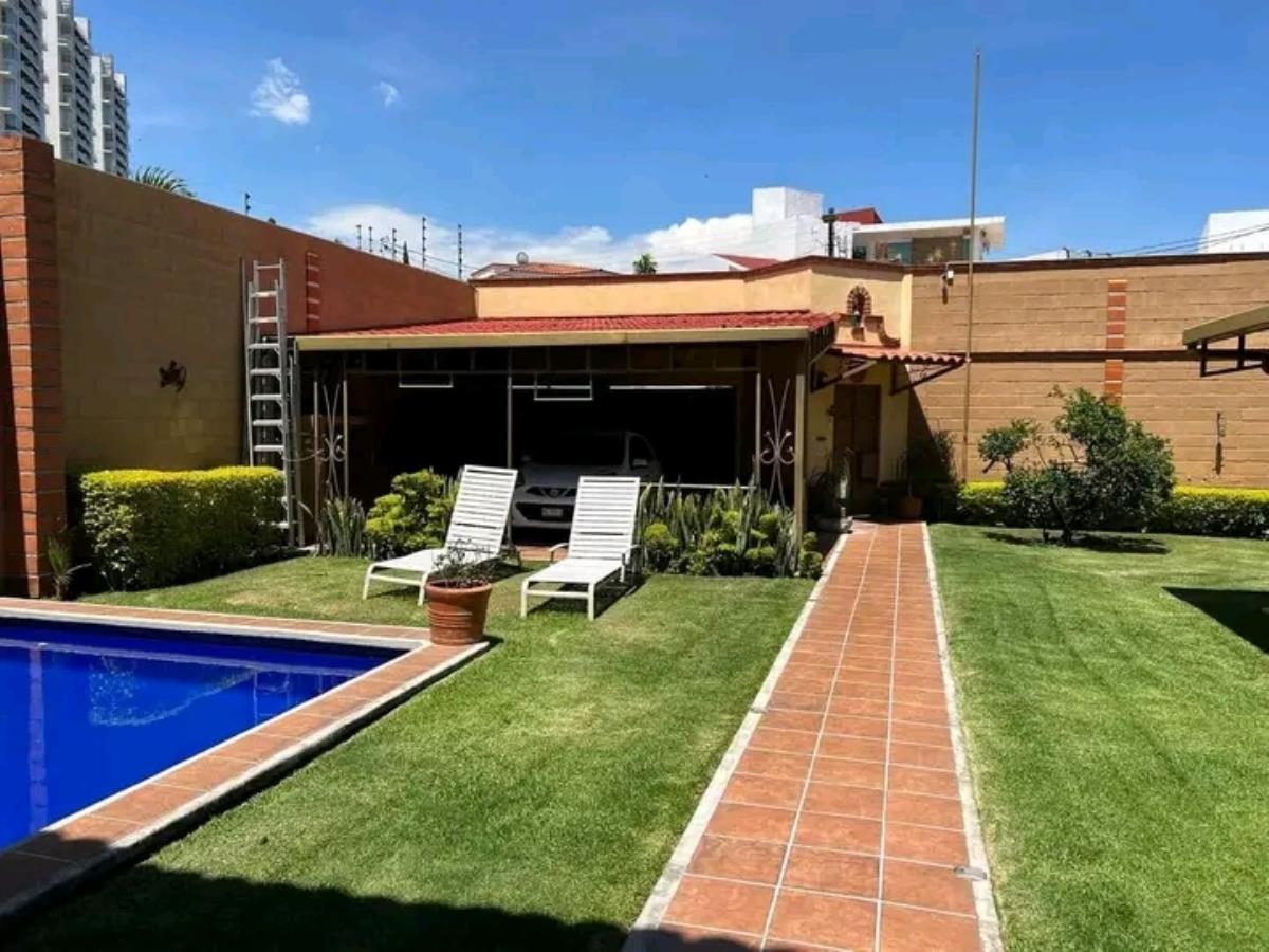 Casa en venta en Villas del Lago, Cuernavaca — foto 1 de 18