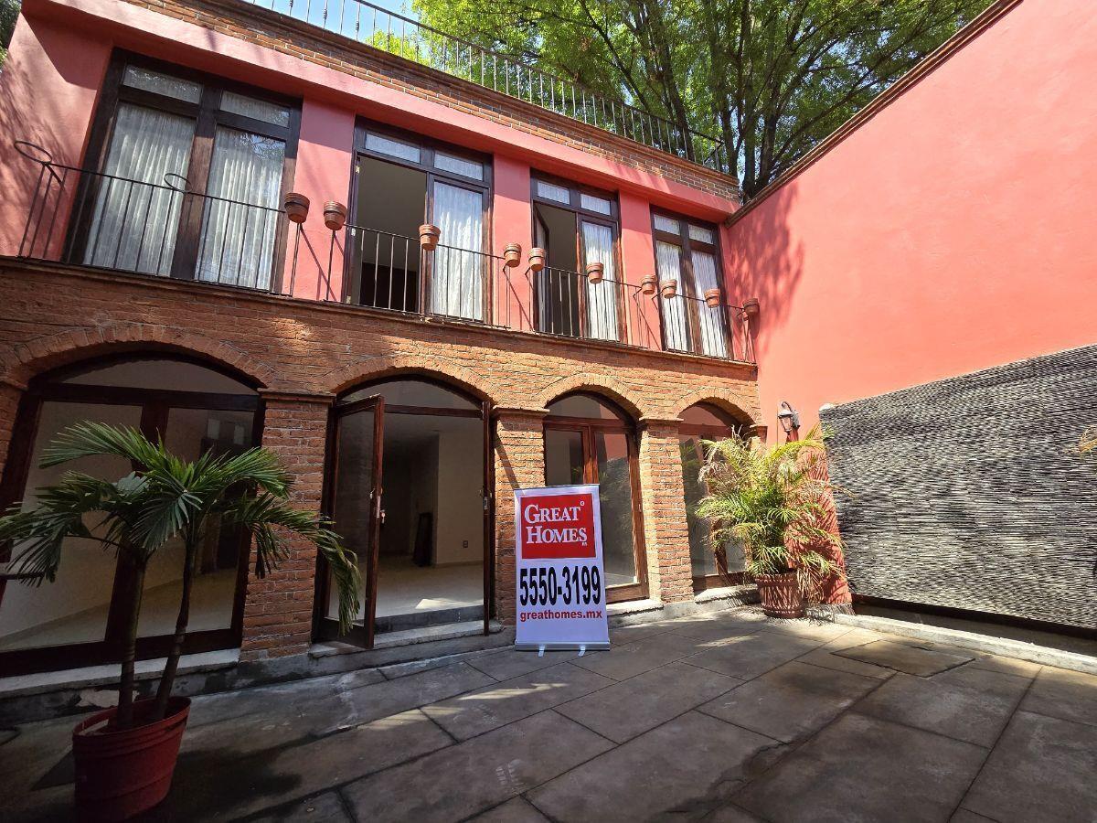 Casa en venta en Del Carmen, Coyoacán — foto 1 de 28