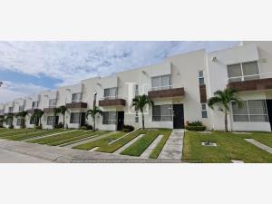 Casa en venta en Lomas de Cocoyoc, Atlatlahucan — foto 2 de 57