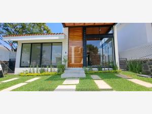 Casa en venta en Lomas de Cocoyoc, Atlatlahucan, Morelos Casa en venta en Lomas de Cocoyoc, Atlatlahucan, Morelos