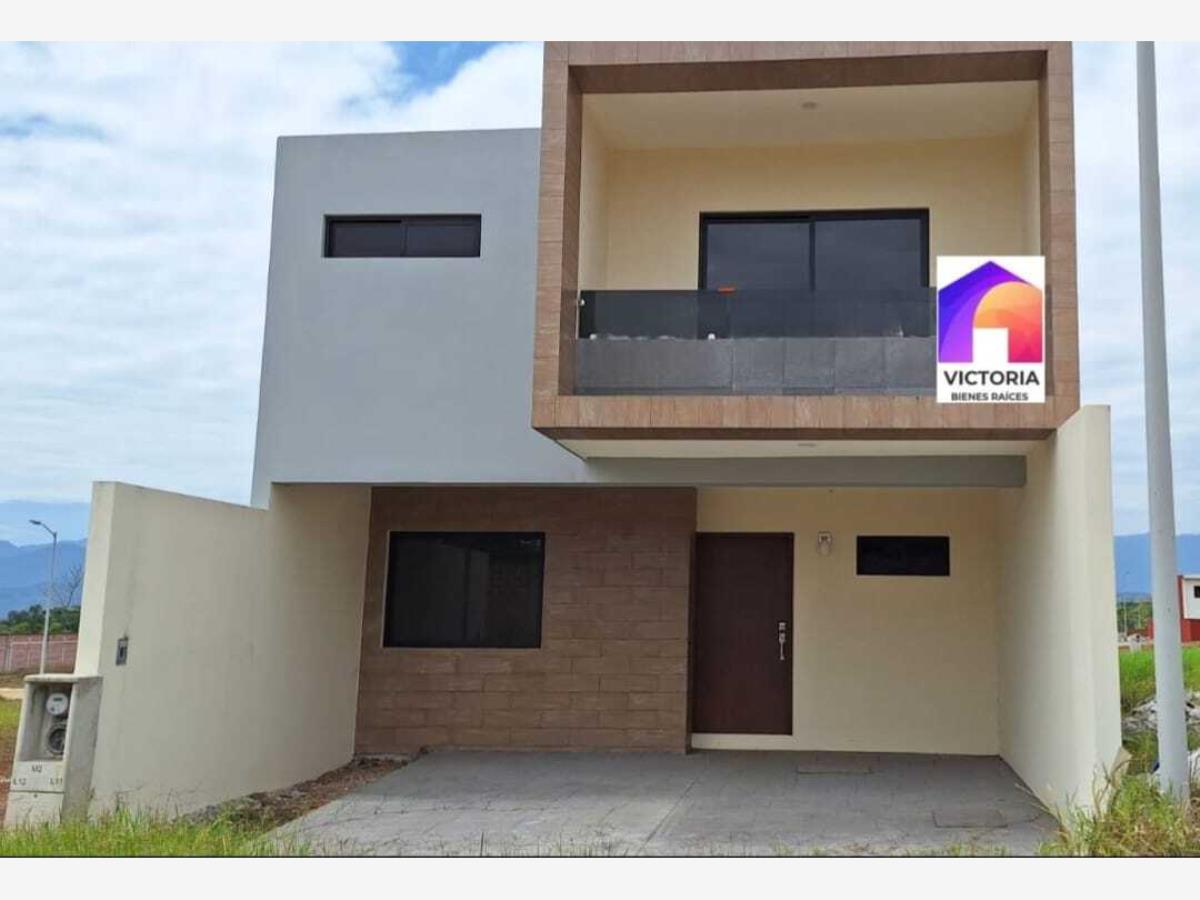 Casa en venta en Villas de las Ánimas, Fortín — foto 1 de 26