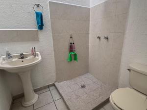 Casa en venta en Valle del Real, Morelia — foto 3 de 24