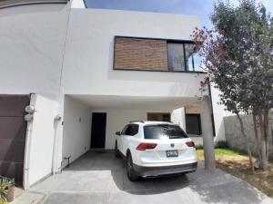 Casa en venta en Santiago Momoxpan, San Pedro Cholula, Puebla Casa en venta en Santiago Momoxpan, San Pedro Cholula, Puebla
