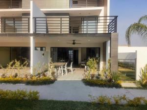 Casa en venta en Club de Golf Santa Fe, Xochitepec — foto 2 de 4