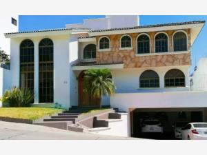 Casa en Puerta de Hierro, Zapopan, Jalisco