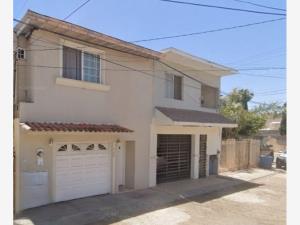 Casa en Villa del Real, Ensenada, Baja California