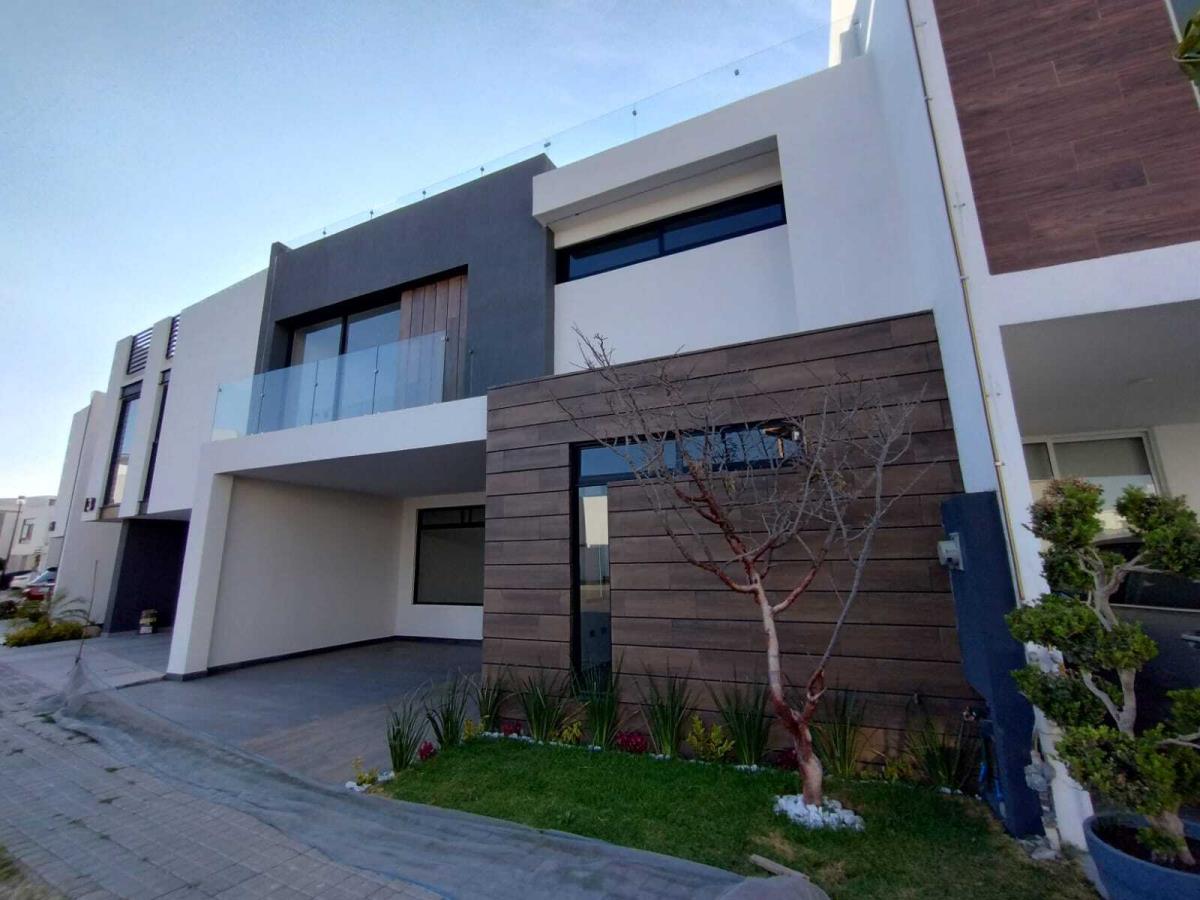 Casa en venta en Lomas de Angelópolis, San Andrés Cholula — foto 1 de 31