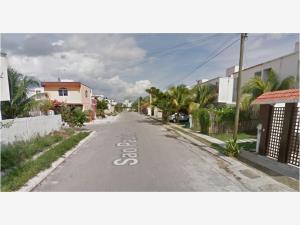 Casa en venta en La Guadalupana, Playa del Carmen — foto 1 de 4