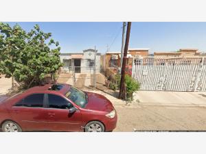 Casa en Villa Lomas Altas, Mexicali, Baja California