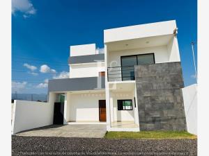 Casa en venta en La Mixtepec, Tlayacapan, Morelos
