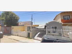 Casa en Villa del Real, Ensenada, Baja California