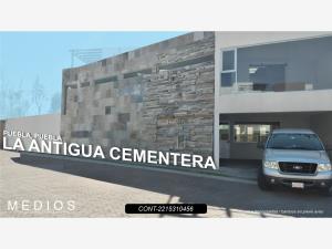 Casa en Zona Cementos Atoyac, Puebla, Puebla