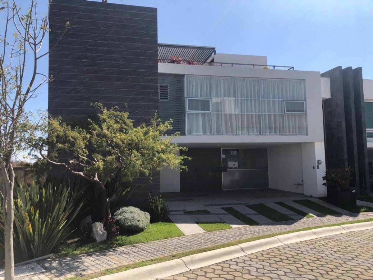 Casa en venta en Lomas de Angelópolis, San Andrés Cholula — foto 1 de 34