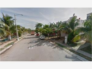 Casa en venta en La Guadalupana, Playa del Carmen — foto 1 de 4