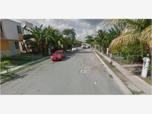 Casa en venta en La Guadalupana, Playa del Carmen — foto 2 de 4
