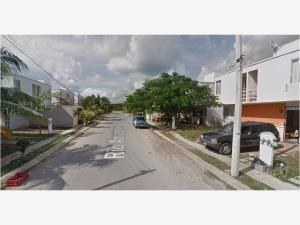Casa en venta en La Guadalupana, Playa del Carmen — foto 1 de 4