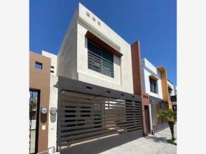 Casa en venta en Privadas de Anáhuac Sector Irlandes, General Escobedo — foto 2 de 9