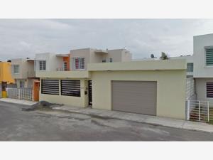Casa en venta en Hacienda las Bugambilias, Reynosa — foto 2 de 12