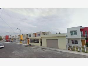 Casa en venta en Hacienda las Bugambilias, Reynosa — foto 3 de 12