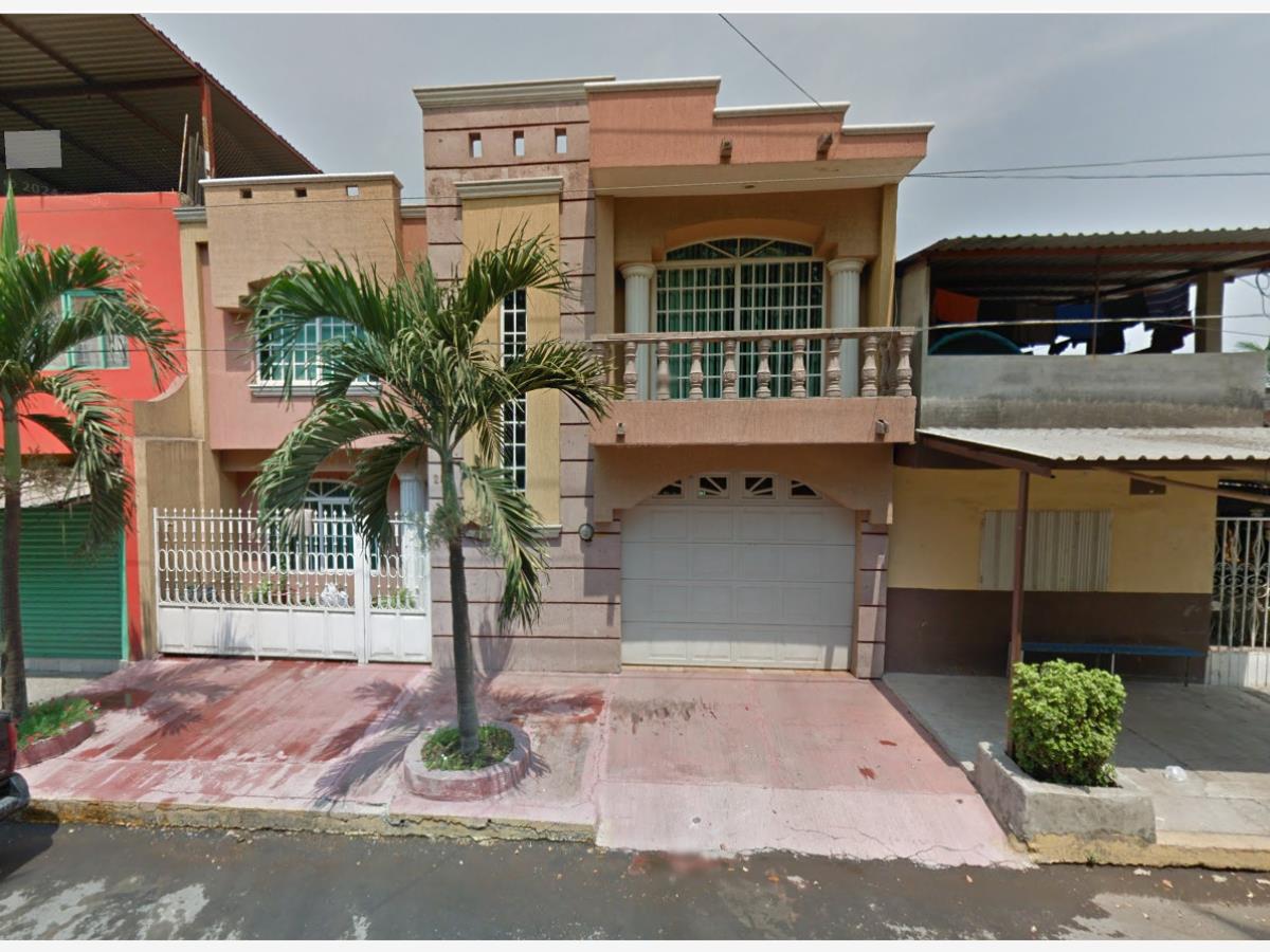 Casa en venta en Lazaro Cardenas, Apatzingán — foto 1 de 6