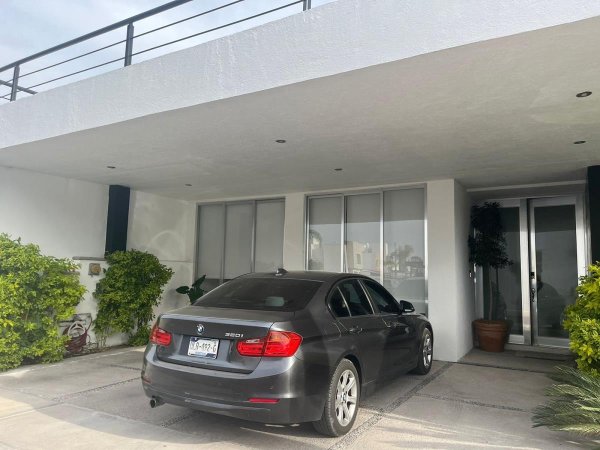Casa en venta en Cumbres del Lago, Querétaro — foto 1 de 29