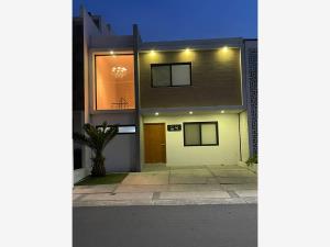 Casa en venta en Los Olvera, Corregidora — foto 2 de 18