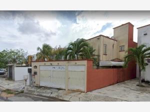 Casa en venta en Mision del Carmen, Playa del Carmen — foto 1 de 16