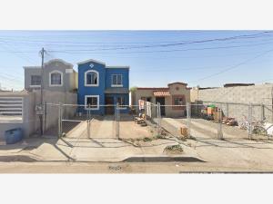 Casa en Villa Lomas Altas, Mexicali, Baja California