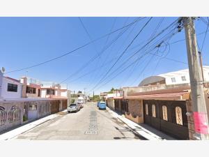 Casa en venta en Bosques del Valle 1a Sección, Coacalco de Berriozábal — foto 2 de 13