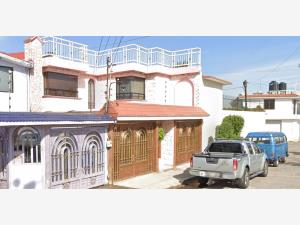 Casa en venta en Bosques del Valle 1a Sección, Coacalco de Berriozábal — foto 3 de 13