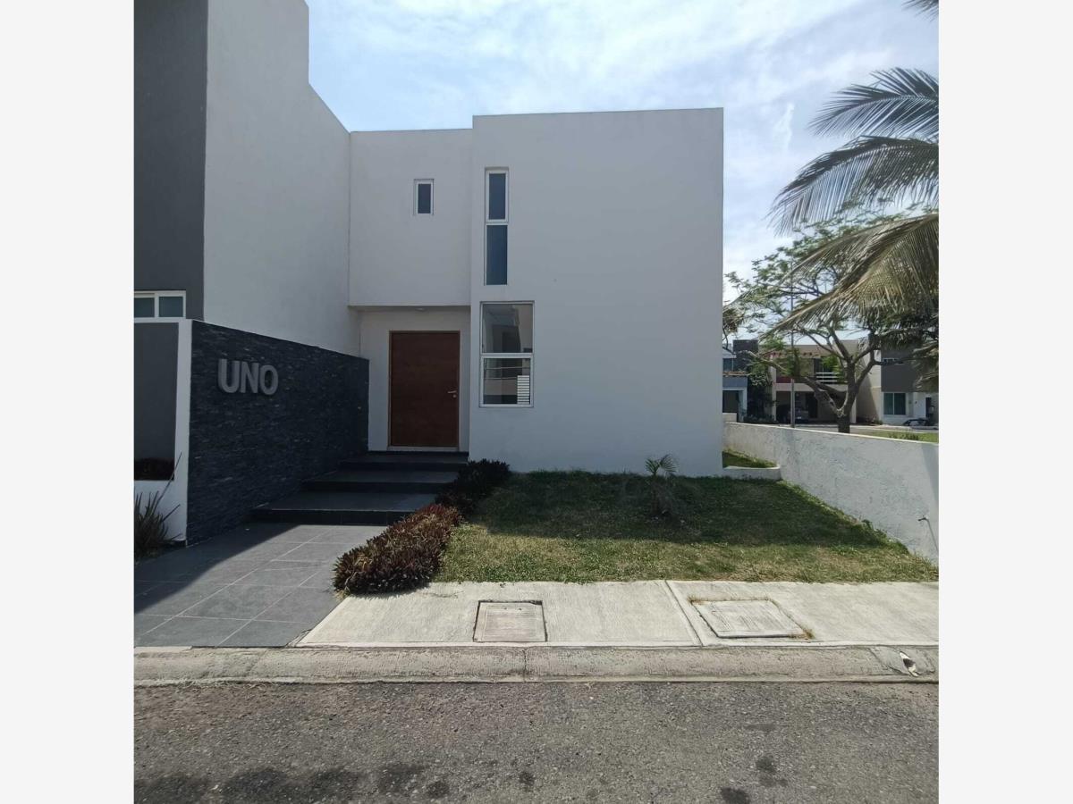 Casa en renta en Lomas de la Rioja, Alvarado — foto 1 de 17