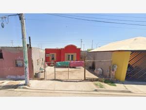 Casa en Valle de las Misiones, Mexicali, Baja California