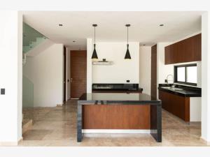 Casa en venta en Temozon Norte, Mérida — foto 2 de 15